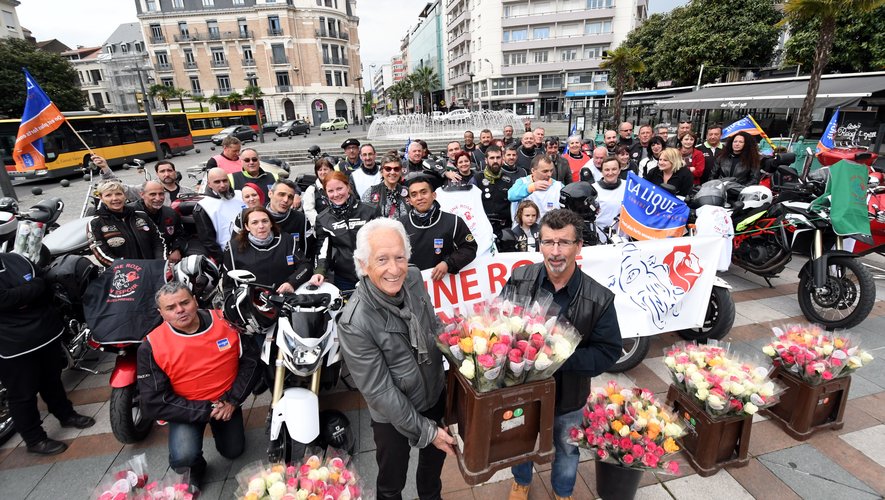 Des motards et des roses contre le cancer